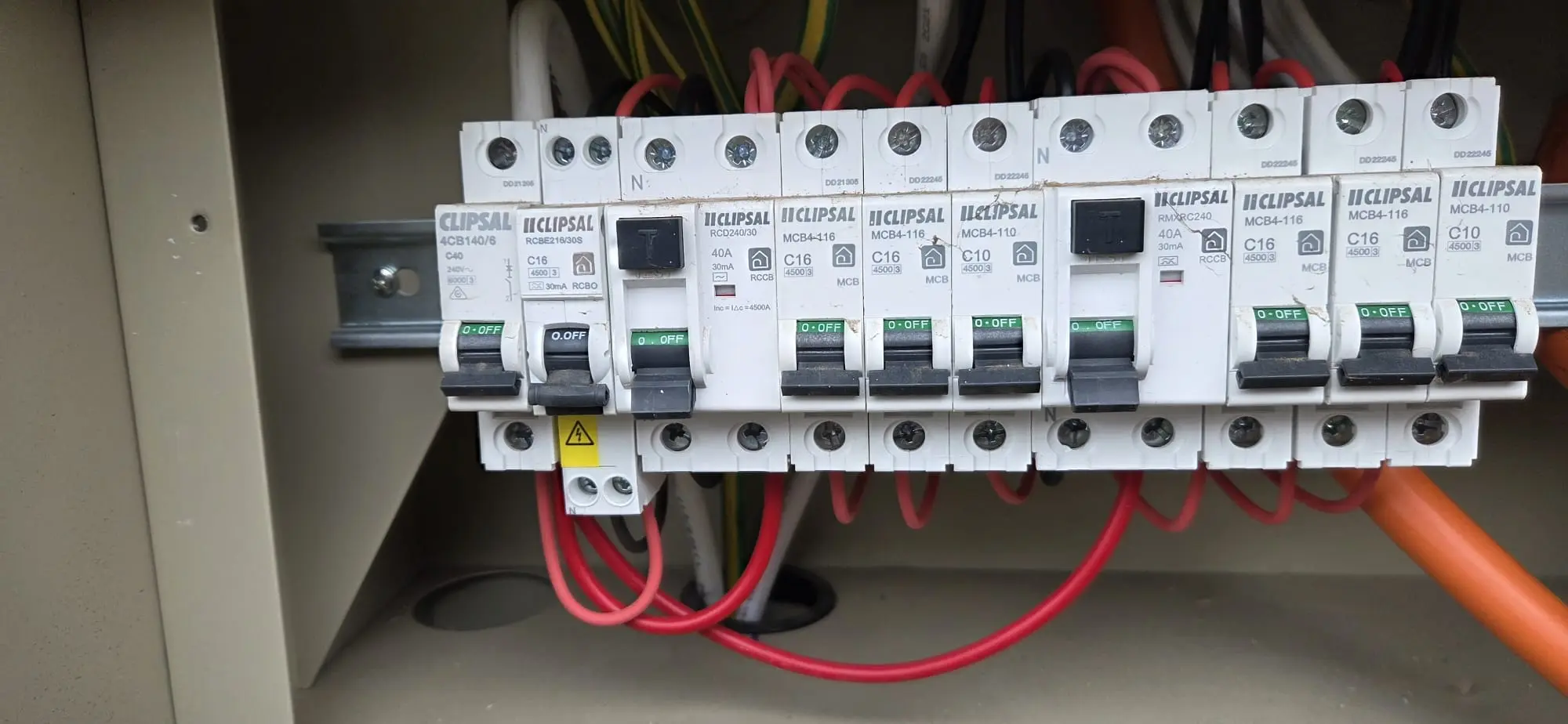 Split system outdoor air conditioning unit Melbourne